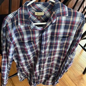 Sonoma, casual button down. Size: Medium.